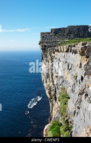 Dun Aengus, a cliff edge ring fort, Inishmore, Aran Islands, County Galway, Connaught, Ireland. Stock Photo