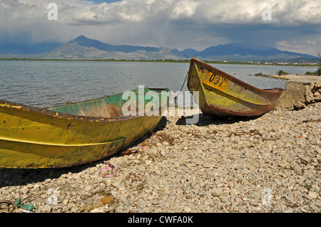 EUROPE, Albania, Lake Shkodra (Skadar Lake) beauty spot, view over lake with fishing boats at front Stock Photo