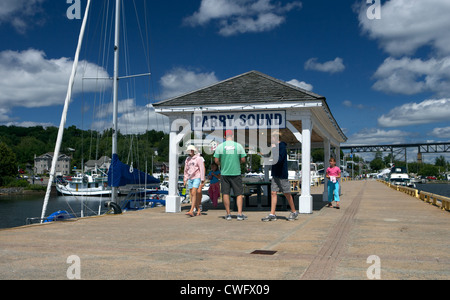 Parry Sound - tourists on the pier in the harbor Stock Photo