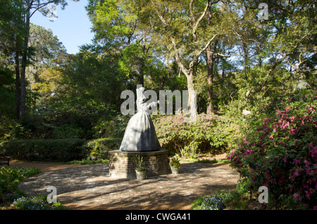 Statue of Queen Elizabeth I at Elizabethan Gardens Manteo, North Carolina Stock Photo