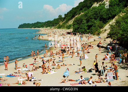 Tourists at the Baltic beach in Svetlogorsk (noise), Kaliningrad, Russia Stock Photo