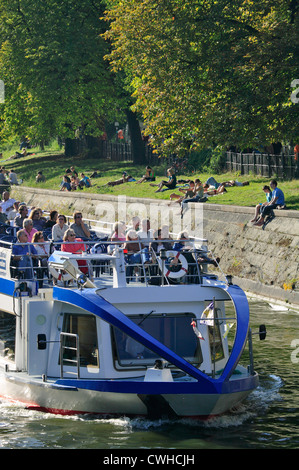 Sightseeing boat on the Landwehr Canal in the channel lock in the ...