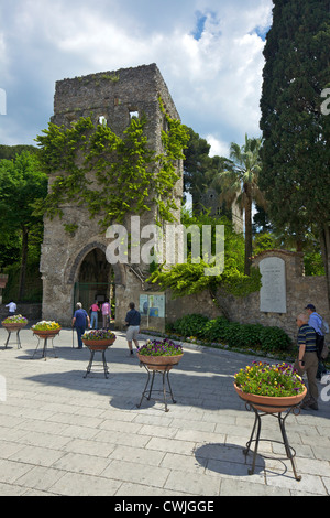 Entrance to the Rufolo Gardens from Piazza Del Duomo in Ravello, Neapolitan Riviera, Amalfi Coast, Bay of Naples, Campania, Ital Stock Photo