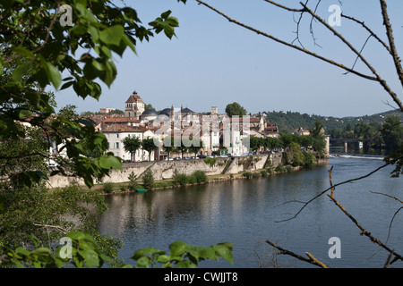 A view of the old city of Cahors across the river Lot, France Stock ...
