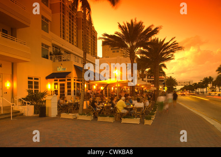 H2O OUTDOOR CAFE SEABREEZE BOULEVARD FORT LAUDERDALE FLORIDA USA Stock Photo