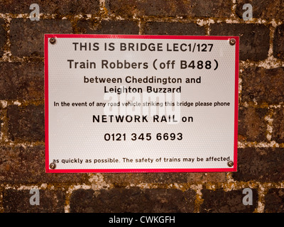 Sign on the Train Robbers railway Bridge. Site of the Great Train Robbery which took place near Ledburn, Mentmore in 1963. Stock Photo