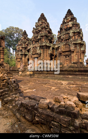 Vertical view of the sanctuary and the libraries at Banteay Srei or Bantãy Srĕi at Amgkor Thom. Stock Photo