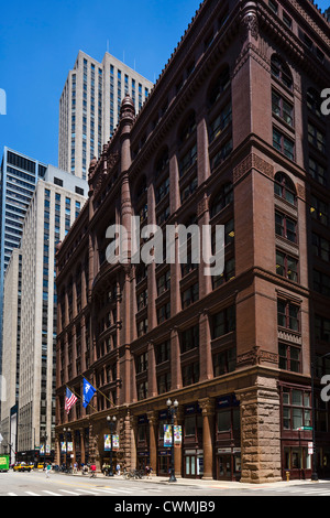 Front facade of the Rookery Building. A historical landmark of Chicago ...