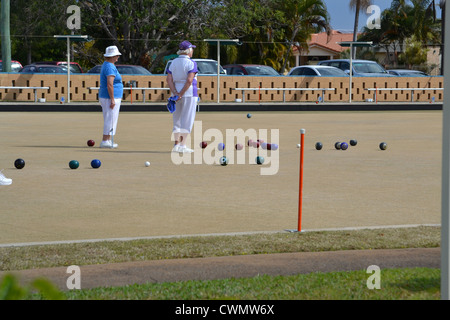 old people playing lawn bowls Stock Photo