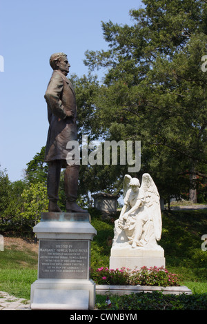 The grave of Jefferson Davis, President of the Confederacy during the American Civil War. Hollywood cemetery, Richmond, Virginia Stock Photo