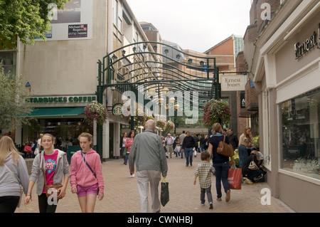 bromley high street highstreet uk retail price index sale sales economy shop shopper shoppers shops shopping Stock Photo