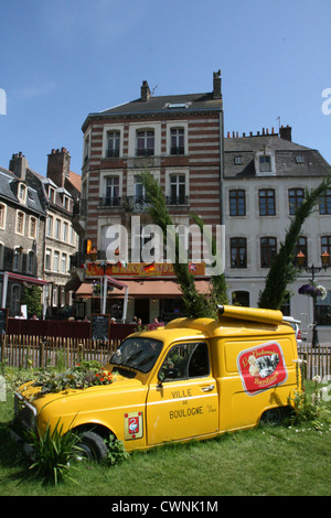 Ville de Boulogne old car in the centre of the town Stock Photo