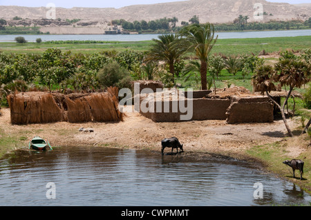 Traditional scenery along the Nile River between Aswan and Luxor Stock Photo