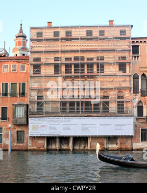 Ca' da Mosto palace in Venice, 13th century - under reconstruction by Lares S.r.l. Stock Photo