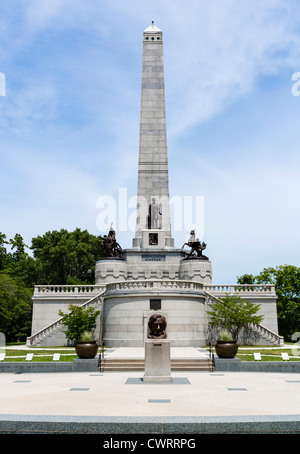 The tomb of President Abraham Lincoln, Oak Ridge Cemetery, Springfield, Illinois, USA Stock Photo