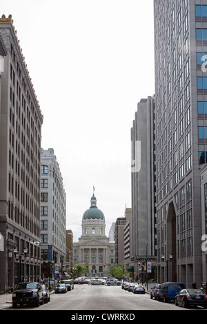 View down West Market Street towards the Indiana Statehouse (State Capitol), Indianapolis, Indiana, USA Stock Photo