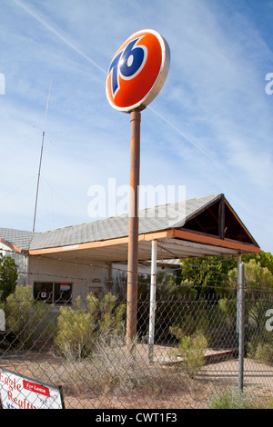 Abandoned Union 76 gas station on Route 66 near Valentine, Arizona. Stock Photo