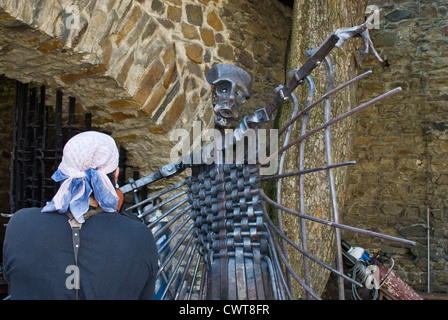 Artist working on wrought-iron sculpture at Helfštýn castle near Lipník nad Bečvou, Olomoucký kraj, Czech Republic Stock Photo