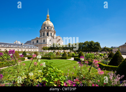 Eglise du Dome Les Invalides and formal gardens napoleons tomb Paris France EU Europe Stock Photo