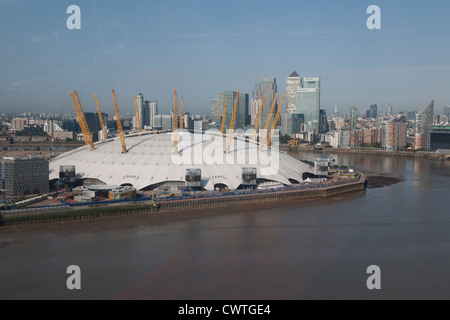 The Emirates Air Line Cable Car system crossing the River Thames from the Royal Victoria Dock to Greenwich O2 and Canary Wharf. Stock Photo