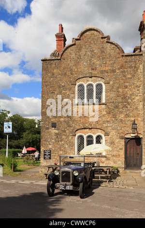 Dering Arms free house country pub gourmet restaurant and hotel supposedly haunted by a ghost of an old lady Pluckley Kent UK Stock Photo