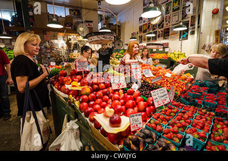 Market stall in Pike Place Market, Seattle, USA Stock Photo