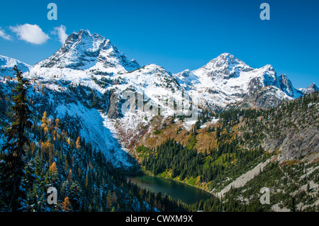 Lake Ann, Corteo Peak and Black Peak from Lake Ann - Maple Pass - Heather Pass Loop Trail, Cascade Mountains, Washington. Stock Photo