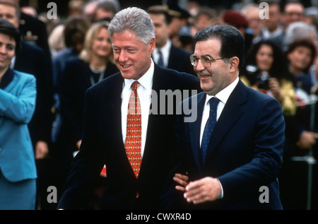 US President Bill Clinton escorts Italian Prime Minister Romano Prodi during a formal arrival ceremony to the White House May 6, 1998 in Washington, DC. Stock Photo