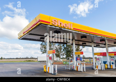 Shell Diesel Outlet in outback NSW, Australia Stock Photo