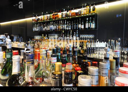 An amazing high-end bar at the Lufthansa First Class Lounge, Frankfurt (FRA) Germany DE Stock Photo