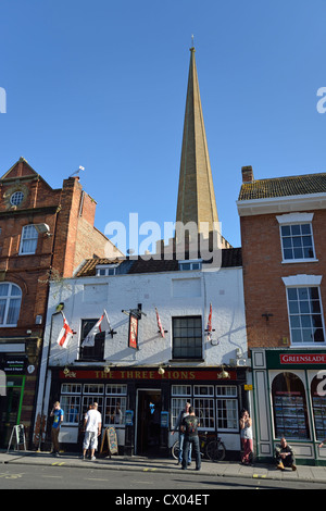 The Three Lions Pub and spire of St Mary's Church, High Street, Bridgwater, Somerset, England, United Kingdom Stock Photo