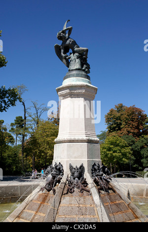 El Angel Caido (the fallen angel). A statue completed in 1880 by Ricardo Bellver, it stands in the southwest of the Retiro Park. Stock Photo