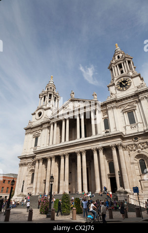 Exteriors of Saint Paul's Cathedral from Ludgate Hill Stock Photo