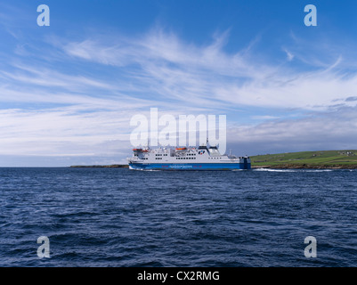 dh MV Hamnavoe HOY SOUND ORKNEY Northlink ferries ferry MV Hamnavoe departing Hoy Sound boat uk Stock Photo