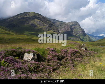 dh Three Sisters GLEN COE ARGYLL Scotland Glen Coe mountains Beinn Fhada Gearr Aonach Dubh scottish glencoe Stock Photo