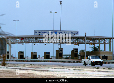 Bahrain - King Fahd Causeway Toll Booths Between Saudi & Bahrain Stock Photo