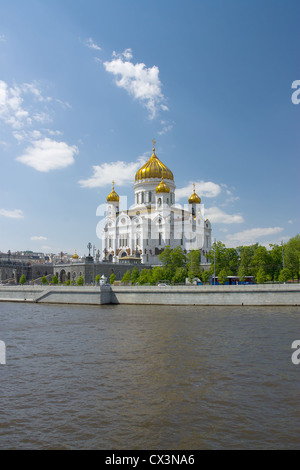 Cathedral of Christ the Saviour, the tallest Orthodox church in the world. View from Moskva river. Moscow, Russia Stock Photo