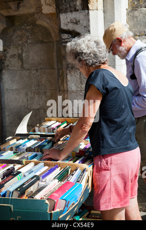 Second Hand Books for Sale in the Former Prior's House Arches in Winchester - Hampshire UK Stock Photo