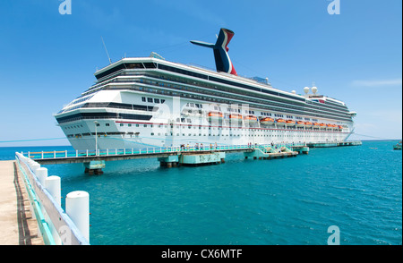 Luxury cruise ship anchored in the port of Ocho Rios, Jamaica. Stock Photo