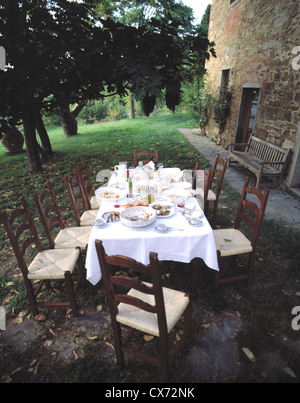 Still Fattoria La Vialla: Table in the garden Stock Photo