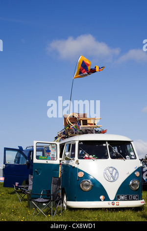 Retro style VW Split Screen Volkswagen camper van at a VW show. England ...