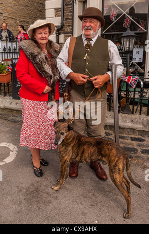 A couple dressed up at the 1940's weekend at Leyburn in North Yorkshire, England, Britain, Uk Stock Photo