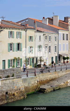 Houses along the port at Saint-Martin-de-Ré on the island Ile de Ré, Charente-Maritime, Poitou-Charentes, France Stock Photo