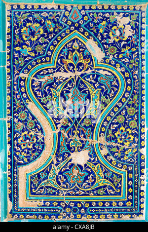 detail of tile, Anonymous mausoleum, Shah-i Zinda necropolis, Samarkand, Uzbekistan Stock Photo