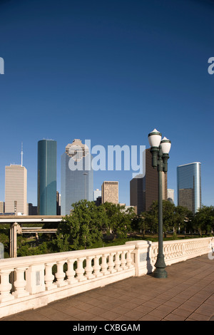 SABINE STREET BRIDGE BUFFALO BAYOU PARK DOWNTOWN SKYLINE HOUSTON TEXAS USA Stock Photo