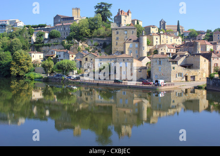 Village Puy i'Evegue and the river Lot in the quiet sunny morning Lot et Garonne France Stock Photo