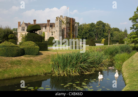 Hever Castle, dating from the 13th century, childhood home of Anne Boleyn, Kent, England, United Kingdom, Europe Stock Photo