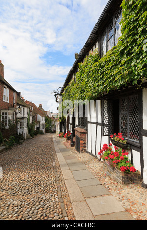 15th century timbered Mermaid Inn on quaint narrow cobbled street in historic Cinque Port town. Mermaid Street, Rye, East Sussex, England, UK, Britain Stock Photo