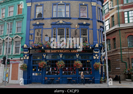 The Shipwrights Arms public house on Tooley Street  near London Bridge railway station, London, SE1, UK Stock Photo