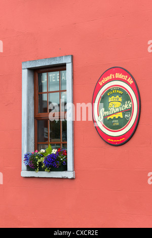 Close up detail of a colourful Irish pub in Kilkenny city, County Kilkenny, Leinster, Republic of Ireland. Stock Photo